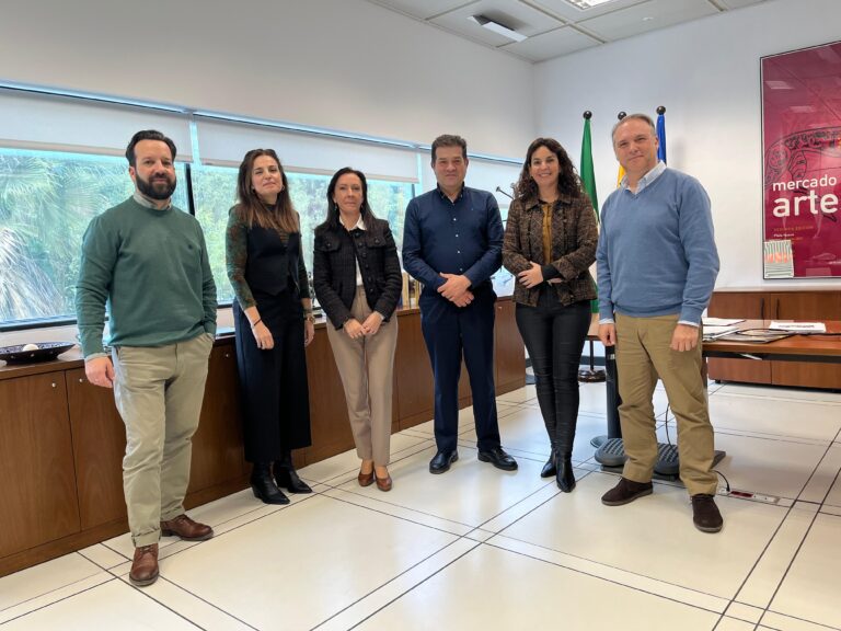 FECOAMBA y CNAC presentan sus propuestas ante la Dirección General de Comercio andaluz